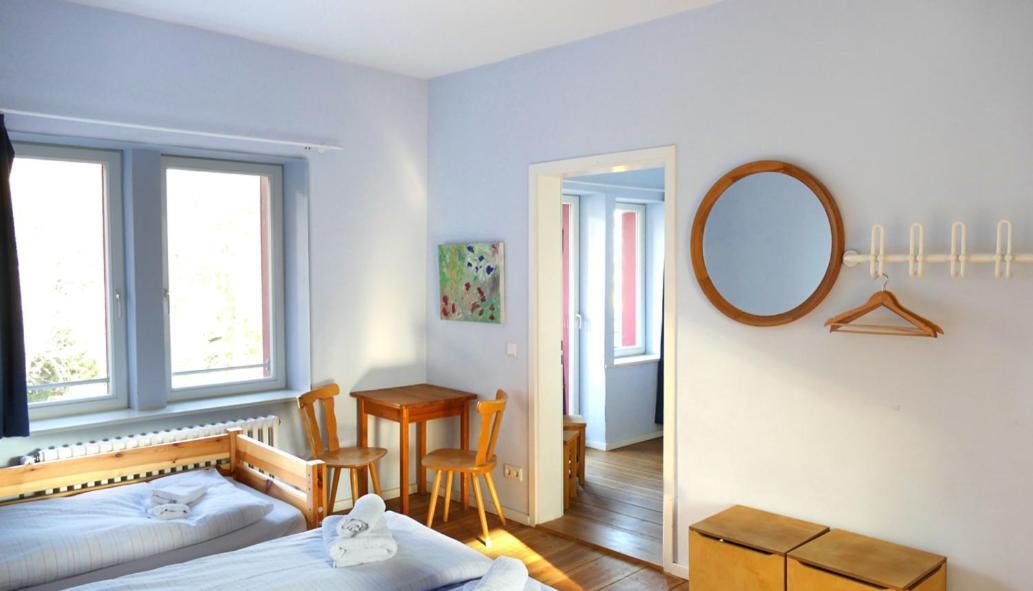 Gastehaus Schwanenwerder Hostel - Berlin — Photos 1